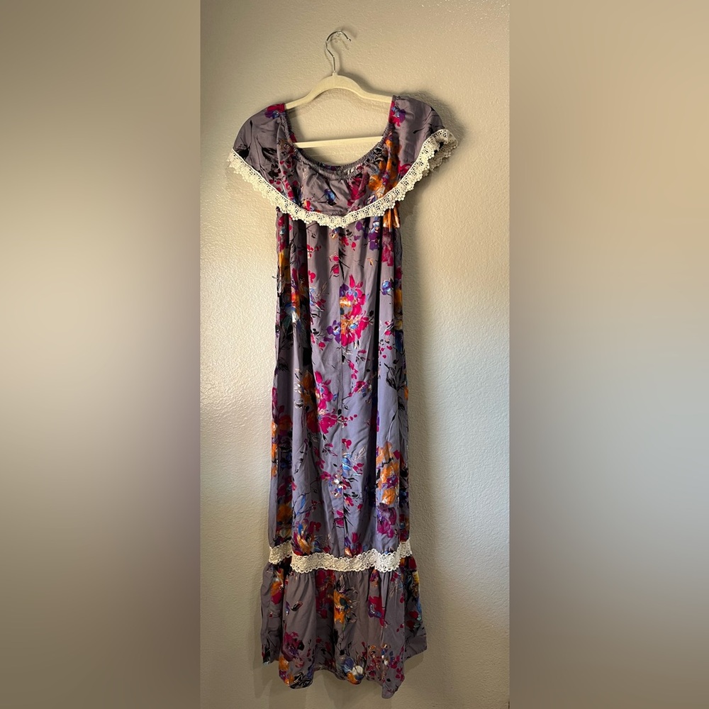 Umgee Women’s Maxi Dress Gray Pink Floral Sz M Ruffle Lace Cottage core No Belt - Picture 4 of 7